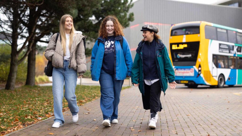Students using the edge link bus